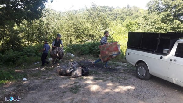 جمع‌آوری مجدد زباله‌های ریخته شده در حاشیه تالاب سوستان 3 - جمع‌آوری مجدد زباله‌های ریخته شده در حاشیه تالاب سوستان توسط اهالی منطقه + تصاویر - بامردم