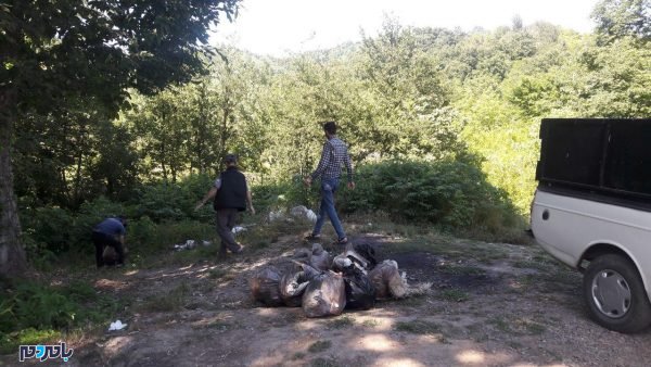 جمع‌آوری مجدد زباله‌های ریخته شده در حاشیه تالاب سوستان 4 - جمع‌آوری مجدد زباله‌های ریخته شده در حاشیه تالاب سوستان توسط اهالی منطقه + تصاویر - بامردم