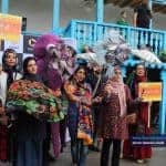 آغاز جشنواره تئاتر خیابانی شهروند لاهیجان 8 - گزارش تصویری آغاز جشنواره تئاتر خیابانی شهروند لاهیجان - با مردم