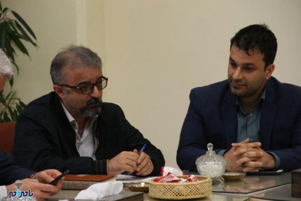 جلسه انجمن کتابخانه های عمومی شهرستان لاهیجان 6 - موضوع کتاب و کتابخوانی باید در میادین و مناظر شهرستان به تصویر کشیده شود -