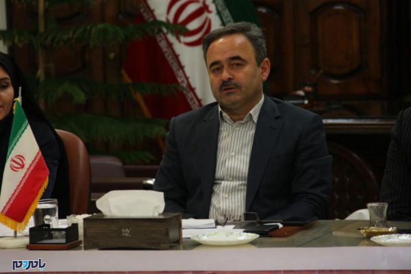 جلسه انجمن کتابخانه های عمومی شهرستان لاهیجان 8 - موضوع کتاب و کتابخوانی باید در میادین و مناظر شهرستان به تصویر کشیده شود -
