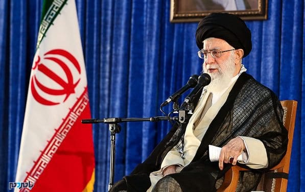 رهبر انقلاب:مسئولان جز در موارد نظامی و امنیتی باید هیچ رازی را از مردم پنهان نکنند