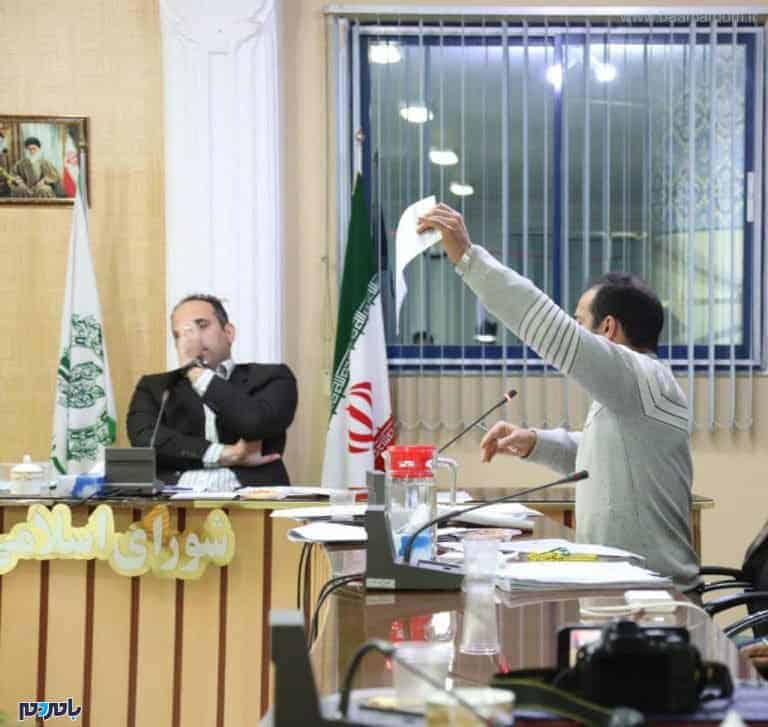 فیلم درگیری لفظی شدید شهردار و رئیس شورای شهر فومن