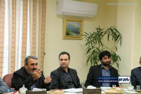 جلسه شورای آموزش‌وپرورش شهرستان لاهیجان 8 - باید مسائل محیط‌زیست و آموزش‌های مربوطه را به مدارس بکشانیم / تشکیل نمایشگاه دائمی محصولات تولیدی هنرستان‌های شرق گیلان / می‌توان با نوآوری نمایشگاه‌ها را به‌صورت مجازی تعریف کرد - آموزش و پرورش
