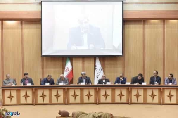 استاندار گیلان در نشست آموزشی اعضای کمیسیون ماده 100 شهرداری‌های استان 1 - تأمین بیش از 30 درصد درآمد شهرداری‌ها از طریق تخلفات ساختمانی نگران کننده است -