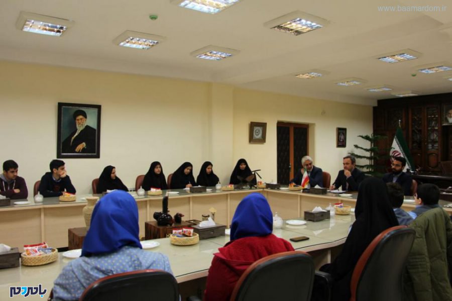 دیدار دانش آموزان نخبه لاهیجان با سرپرست فرمانداری این شهرستان + تصاویر
