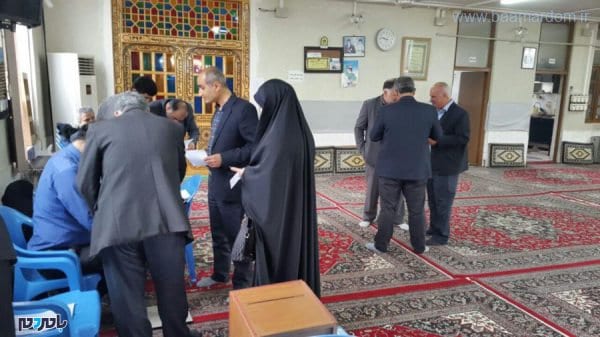 آغاز انتخابات تغیین نمایندگان حوزه‌های تعاونی درشرف تاسیس توسعه وعمران شهرستان لاهیجان 3 - آغاز انتخابات تغیین نمایندگان حوزه‌های تعاونی در شرف تاسیس توسعه وعمران شهرستان لاهیجان + تصاویر - با مردم