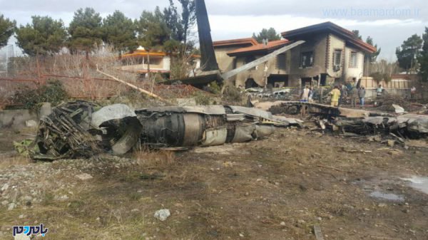 سقوط هوایپمای ارتش در نزدیک کرج 3 - سقوط هوایپمای ارتش در نزدیک کرج و برخورد با مجتمع مسکونی/ مهندس پرواز زنده است -