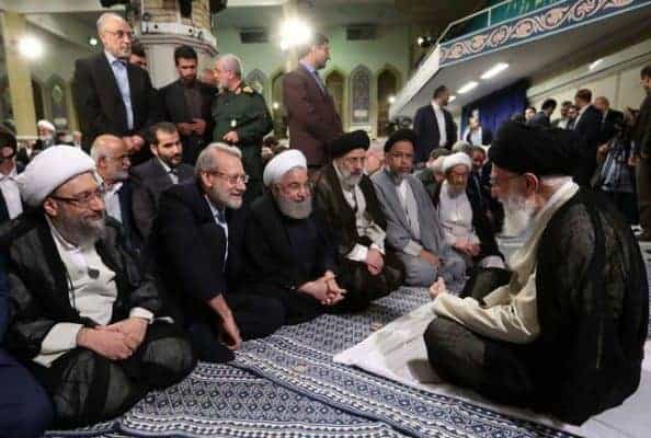 57877494 - مذاکره با دولت ترامپ سم مضاعف است؛ جنگ هم نمی‌شود/ علاوه بر دولت، مردم نیز باید برای حل مسائل اقتصادی، نقش آفرینی کنند -