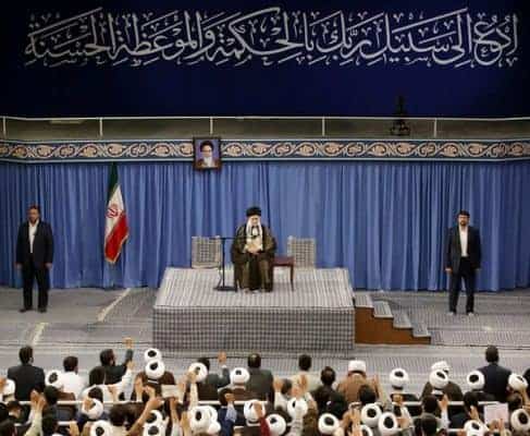 حضرتآیت اللهخامنه ای - با تولید سلاح کشتار جمعی مخالفیم اما به غنی سازی هسته ای نیازمندیم/ همه مسئولین کشوری بر موضوع عدم مذاکره با امریکا متفق هستند -