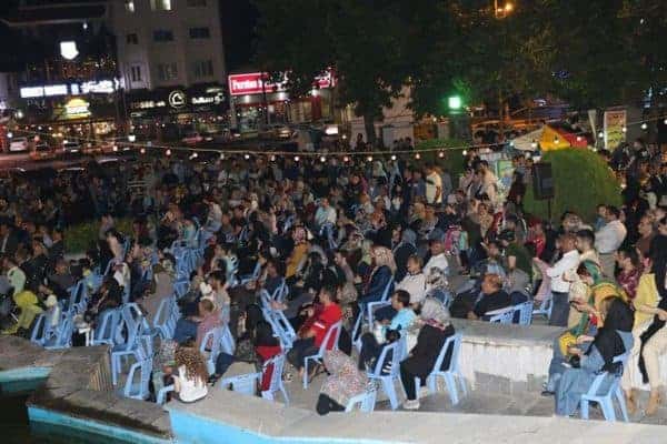 نمایشگاه ضیافت خوبان و شب‌های روشن لاهیجان گشایش یافت 6 - نمایشگاه ضیافت خوبان و شب‌های روشن لاهیجان گشایش یافت + تصاویر - روشن