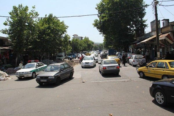 بازار لاهیجان 2 - انتقاد شدید سخنگوی شورای شهر از روند کند پروژه پیاده‌راه‌سازی بازار لاهیجان + تصاویر - بازار لاهیجان