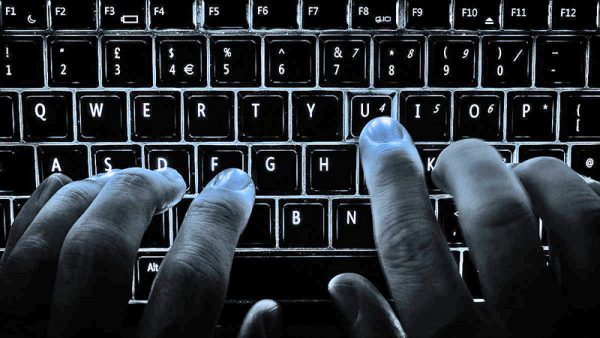 هک فتا کیبورد - دستگیری کلاهبردار اینترنتی با وعده ازدواج به دختران جوان در لاهیجان - جوان