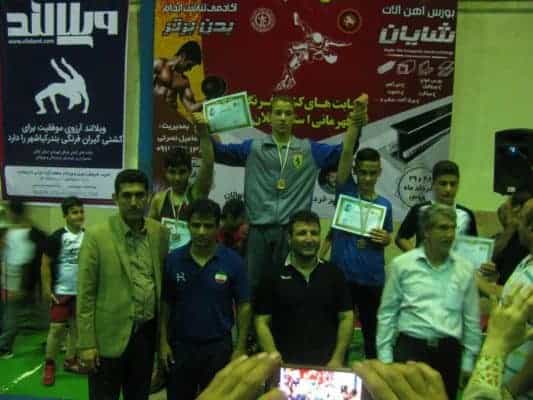 کسب مقام سوم تیمی هیئت کشتی لاهیجان در رده خردسالان مسابقات قهرمانی استان گیلان 2 - کسب مقام سوم تیمی هیئت کشتی لاهیجان در رده خردسالان مسابقات قهرمانی استان گیلان - کشتی