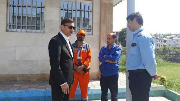 دیدار شهردار رشت با کارگران در سطح شهر و بررسی دغدغه های این قشر زحمتکش 1 - دیدار شهردار رشت با کارگران در سطح شهر و بررسی دغدغه های این قشر زحمتکش - رشت