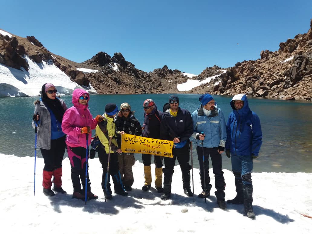 صعود موفق کوهنوردان باشگاه باران لاهیجان به سومین قله مرتفع ایران