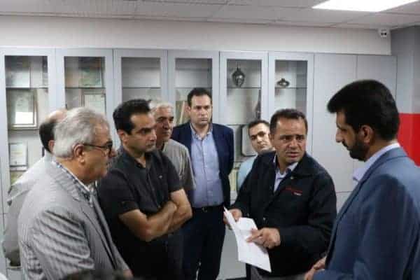 مراسم افتتاحیه نود و هفتمین نمایندگی رسمی لاستیک بارز در رشت 9 - تایرهای تولیدی بارز در رقابتی شانه‌به‌شانه با تایرهای خارجی قرار دارند/ ۴۵ درصد نیاز بازار داخل توسط گروه صنعتی بارز تأمین می‌شود - بارز رشت