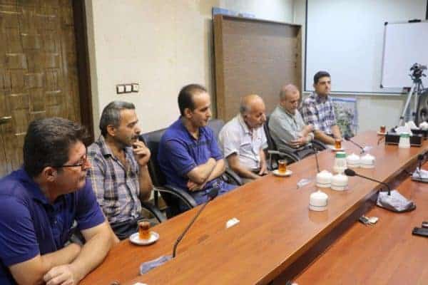جلسه هماهنگی با مغازه داران حاشیه استخر لاهیجان برای حفظ حریم عابران برگزار شد 2 - جلسه هماهنگی با مغازه داران حاشیه استخر لاهیجان برای حفظ حریم عابران برگزار شد - استخر لاهیجان