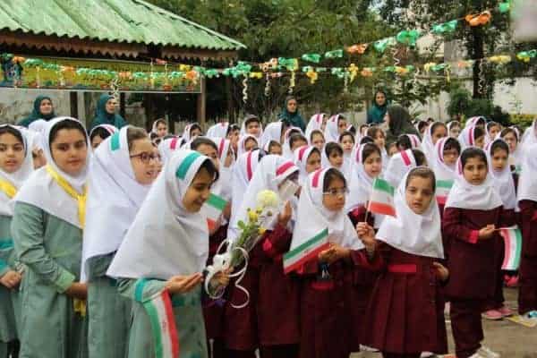 نواخته شدن زنگ مهر و مقاومت در مدرسه سبز سما لاهیجان 1 - نواخته شدن زنگ مهر و مقاومت در مدرسه سبز سما لاهیجان + تصاویر - سبز لاهیجان