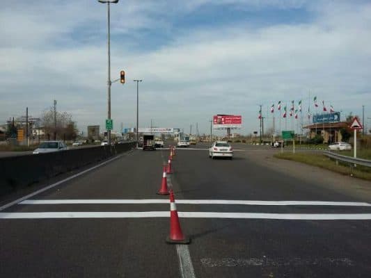 اجرای عملیات خط کشی محوری مکانیزه در معابر رشت 3 - اجرای عملیات خط کشی محوری مکانیزه در معابر رشت - خط کشی محوری مکانیزه