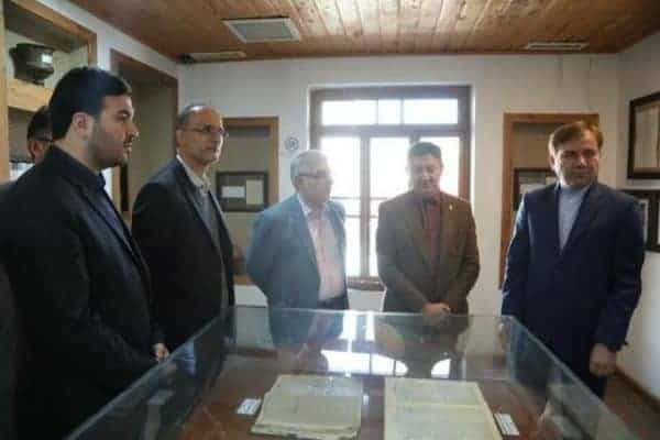 بازدید استاندار گیلان و شهردار رشت از خانه میرزا کوچک خان جنگلی 4 - بازدید استاندار گیلان و شهردار رشت از خانه میرزا کوچک خان جنگلی + تصاویر - استاندار گیلان