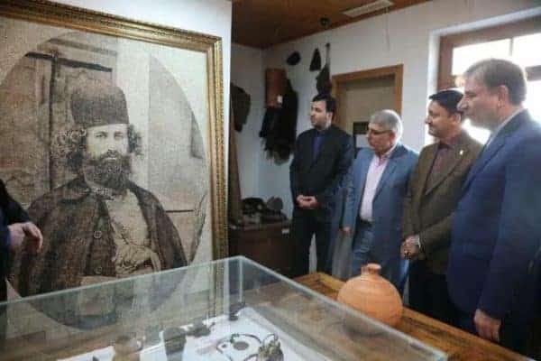 بازدید استاندار گیلان و شهردار رشت از خانه میرزا کوچک خان جنگلی 5 - بازدید استاندار گیلان و شهردار رشت از خانه میرزا کوچک خان جنگلی + تصاویر - استاندار گیلان