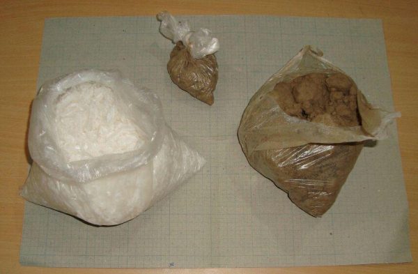 کشف بیش از یک کیلو هروئین و شیشه در لاهیجان - کشف بیش از یک کیلو هروئین و شیشه در لاهیجان - شیشه در لاهیجان