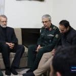 حضور جمعی از فرماندهان و مقام های کشوری در منزل شهید سلیمانی در کرمان 4 - حضور جمعی از فرماندهان و مقام های کشوری در منزل شهید سلیمانی در کرمان / گزارش تصویری - شهید سلیمانی