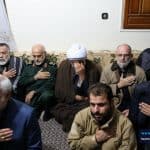 حضور جمعی از فرماندهان و مقام های کشوری در منزل شهید سلیمانی در کرمان 8 - حضور جمعی از فرماندهان و مقام های کشوری در منزل شهید سلیمانی در کرمان / گزارش تصویری - شهید سلیمانی