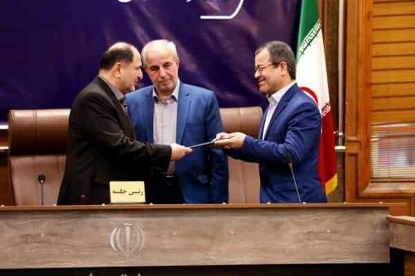 اعطای اعتبار نامه منتخبین انتخابات مجلس رشت از سوی فرماندار 1 اعطای اعتبار نامه منتخبین انتخابات مجلس رشت از سوی فرماندار 1 - اعطای اعتبار نامه منتخبین انتخابات مجلس رشت از سوی فرماندار -