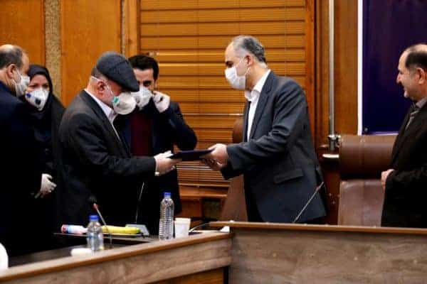 اعطای اعتبار نامه منتخبین انتخابات مجلس رشت از سوی فرماندار 2 اعطای اعتبار نامه منتخبین انتخابات مجلس رشت از سوی فرماندار 2 - اعطای اعتبار نامه منتخبین انتخابات مجلس رشت از سوی فرماندار -