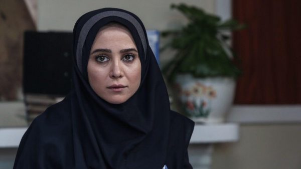 الناز حبیبی - رونمایی الناز حبیبی از چهره جدیدش با رنگ موی تیره + عکس -