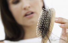جلوگیری از ریزش مو با این توصیه ساده طب سنتی