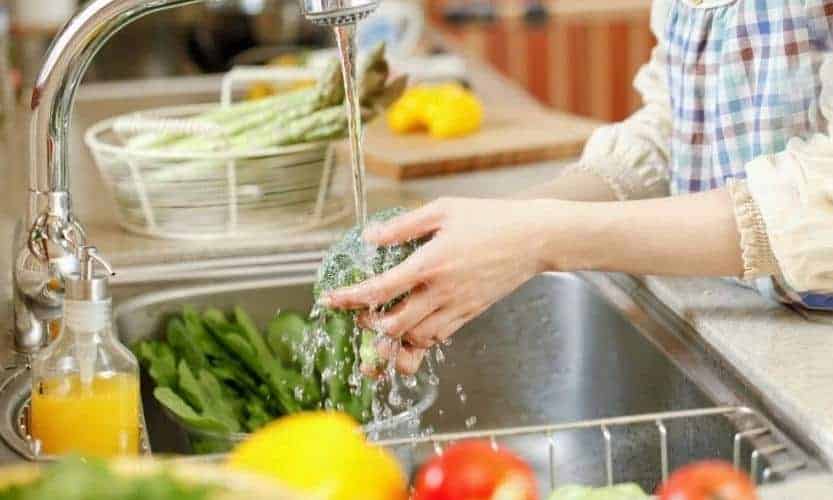 بدترین روش برای ضدعفونی کردن میوه و سبزیجات