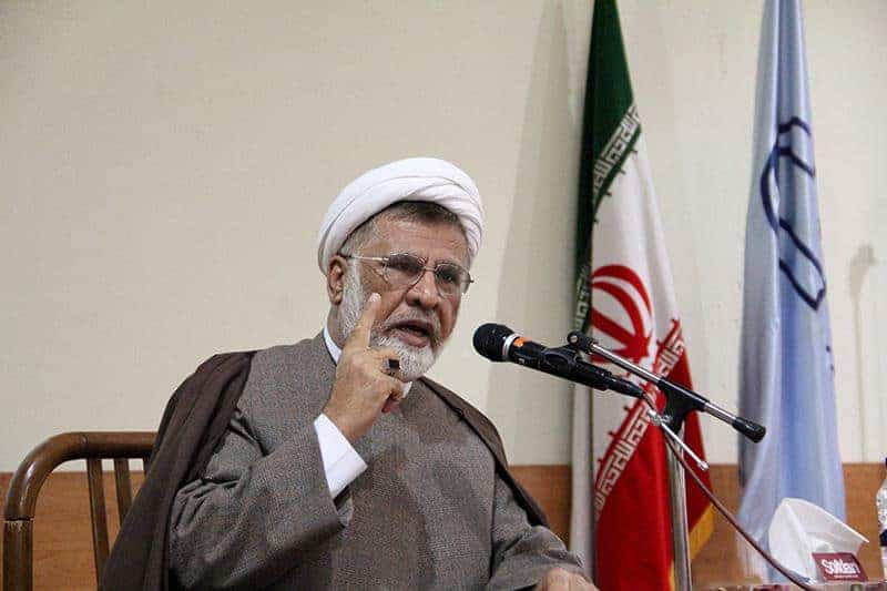 با رعایت پروتکل ها هم نباید عزاداری انجام شود/ روحانی برود روضه ی اقتصاد، فقر و جامعه طبقاتی را بخواند