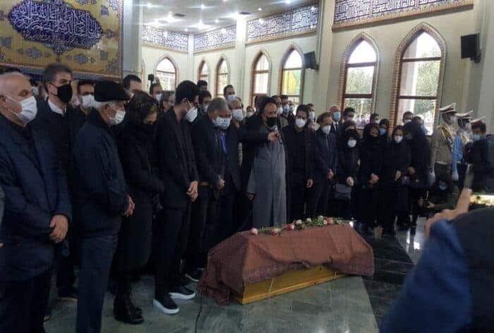 اقامه نماز بر پیکر استاد شجریان 1 - اقامه نماز بر پیکر استاد شجریان به صورت محدود برگزار شد/ تشییع در مشهد با حضور مردم - استاد شجریان