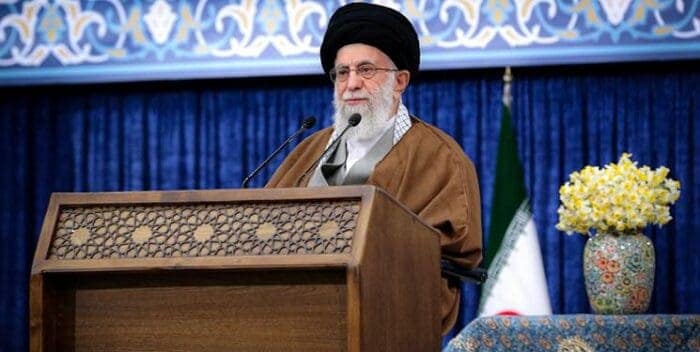 رهبری - رهبر انقلاب ۱۴۰۰ را سال «تولید؛ پشتیبانی ها، مانع زدایی ها» نامگذاری کردند -