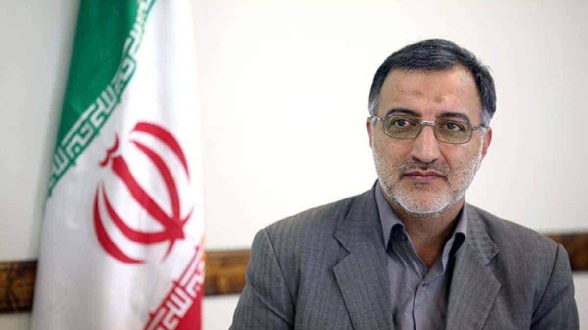 توضیح زاکانی در مورد تولد نوه اش در سوئیس/ امکان تولد در ایران وجود نداشت، ولی دوتابعیتی نیست