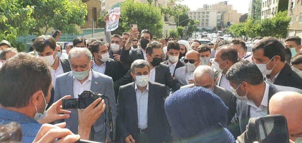 «محمود احمدی‌نژاد» در انتخابات ریاست‌جمهوری ثبت‌نام کرد