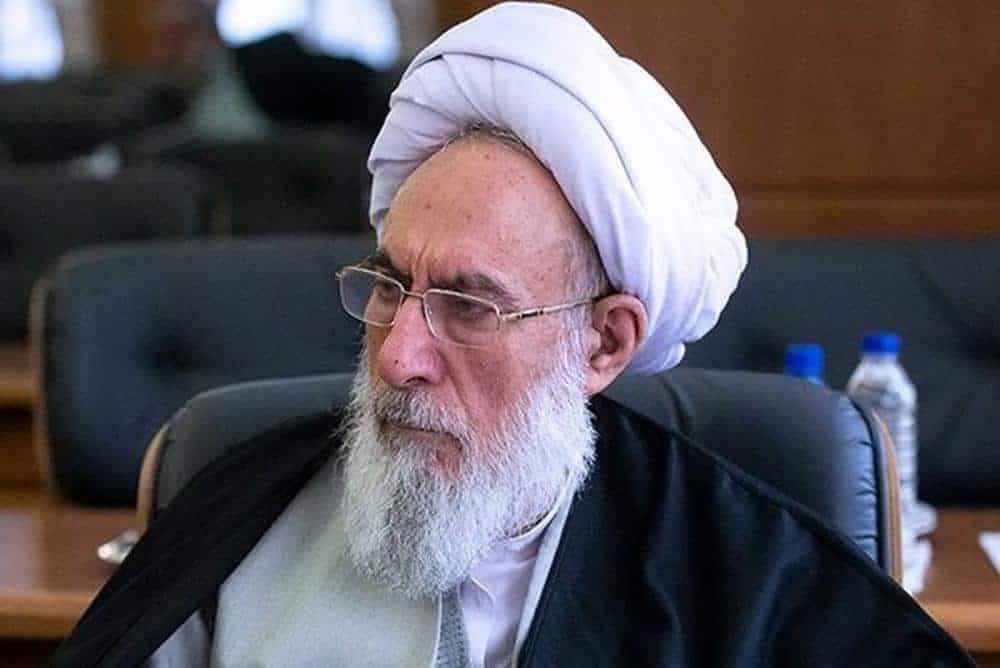 زننده است در جمهوری اسلامی، افرادی ماشین خارجی سوار شوند