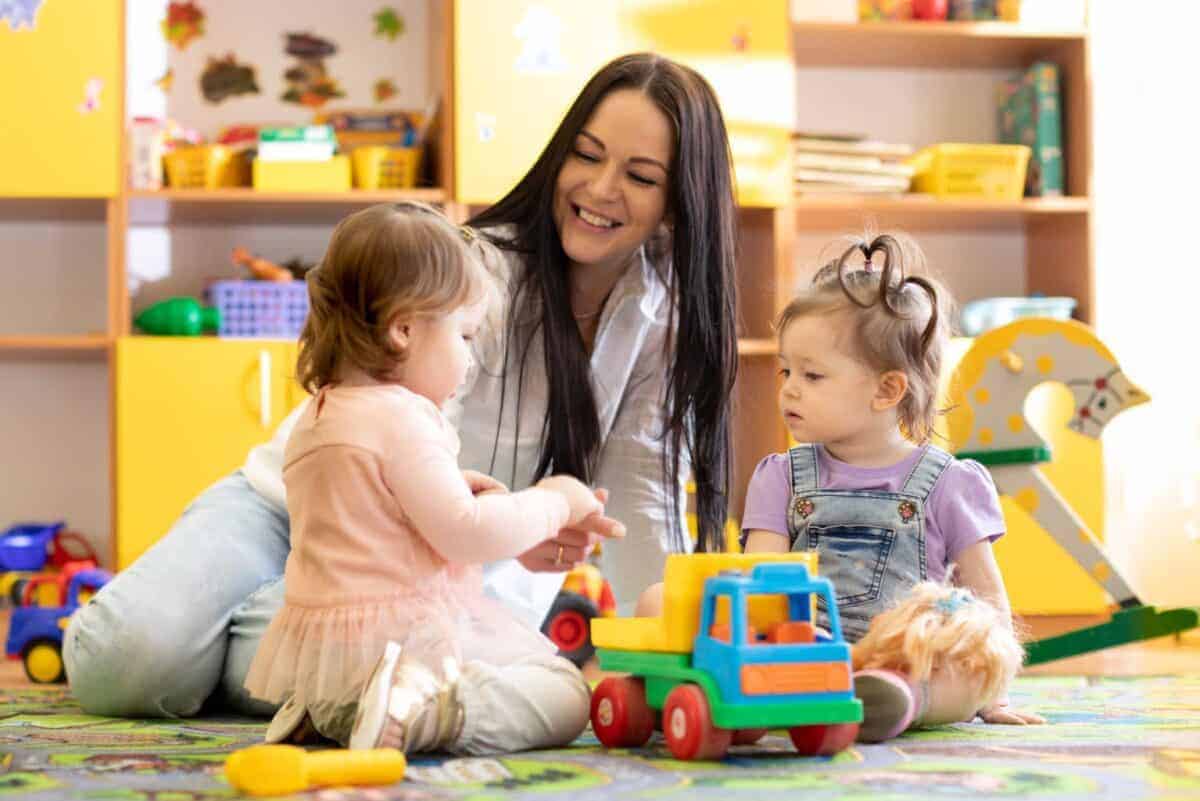 پرستار کودک و نکاتی که باید به آن توجه کرد
