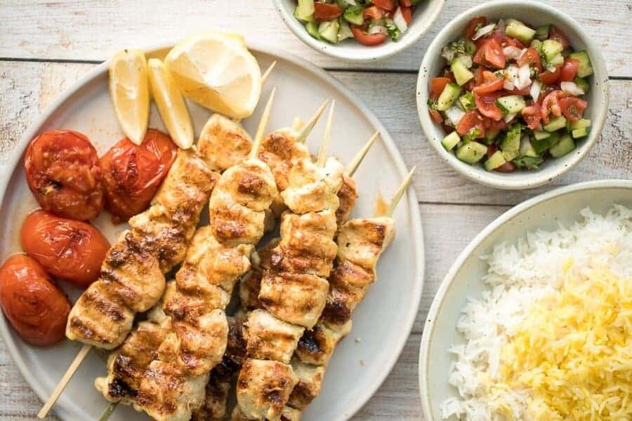 ۱۰ اشتباه رایجی که هنگام درست کردن جوجه کباب انجام می‌دهیم