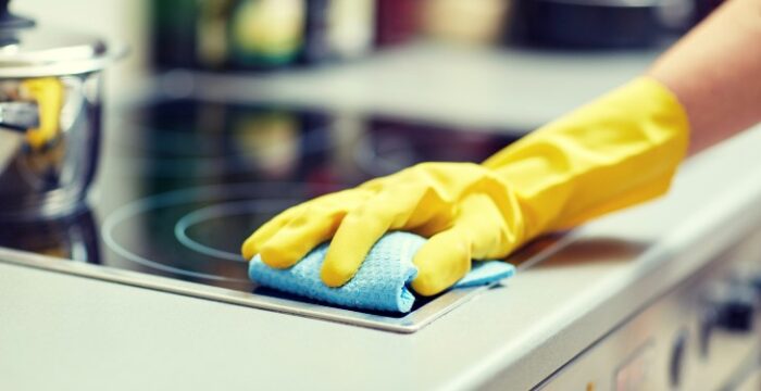 Weekly kitchen cleaning tips 700x360 - چگونه آشپزخانه‌ای همیشه مرتب داشته باشیم؟