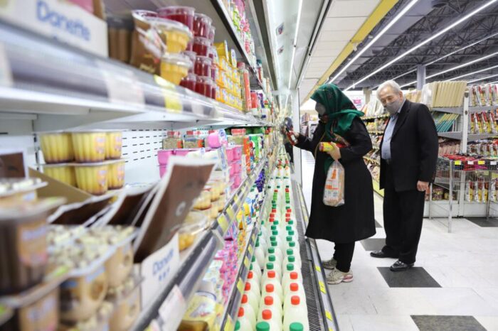 خرید فروشگاه زنجیره ای موادغذایی - کاهش نگران کننده مصرف برخی کالاهای خوراکی/ تقاضا برای خرید جایگزین ها افزایش یافت - قیمت