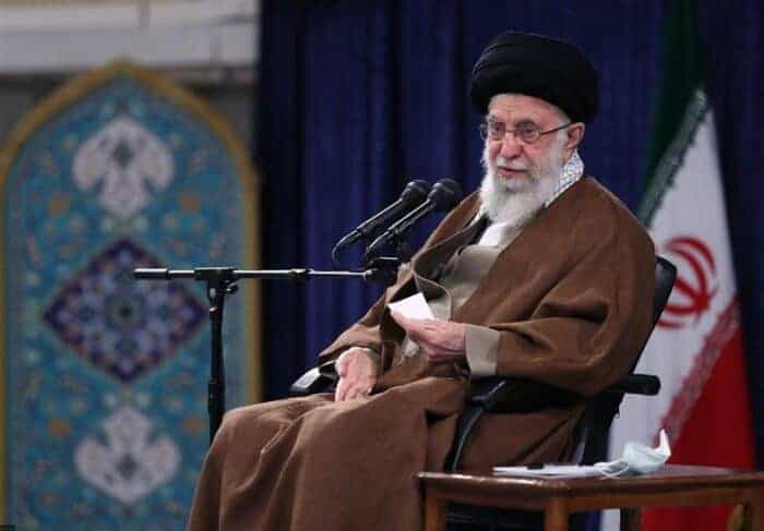 رهبر انقلاب - نسل جوان نیازمند شناخت ابعاد شخصیت امام(ره) است -