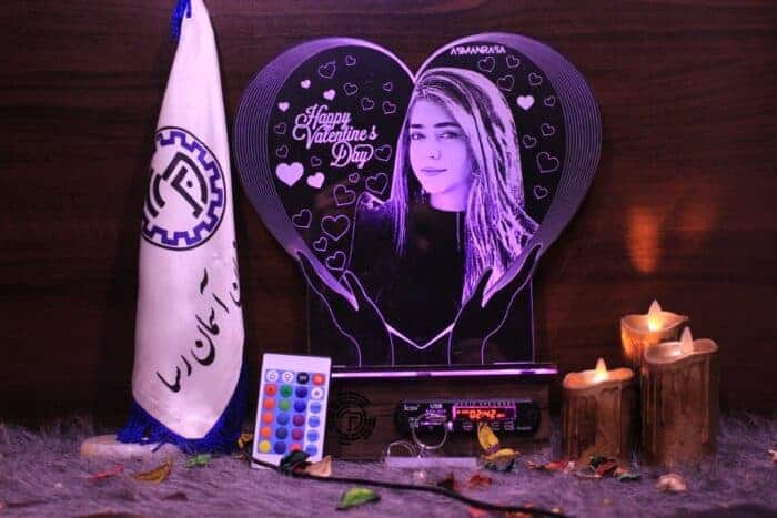 images 1660954405 - کادو خوب برای نامزدی؛ بالبینگ با طرح چهره - کادو خوب