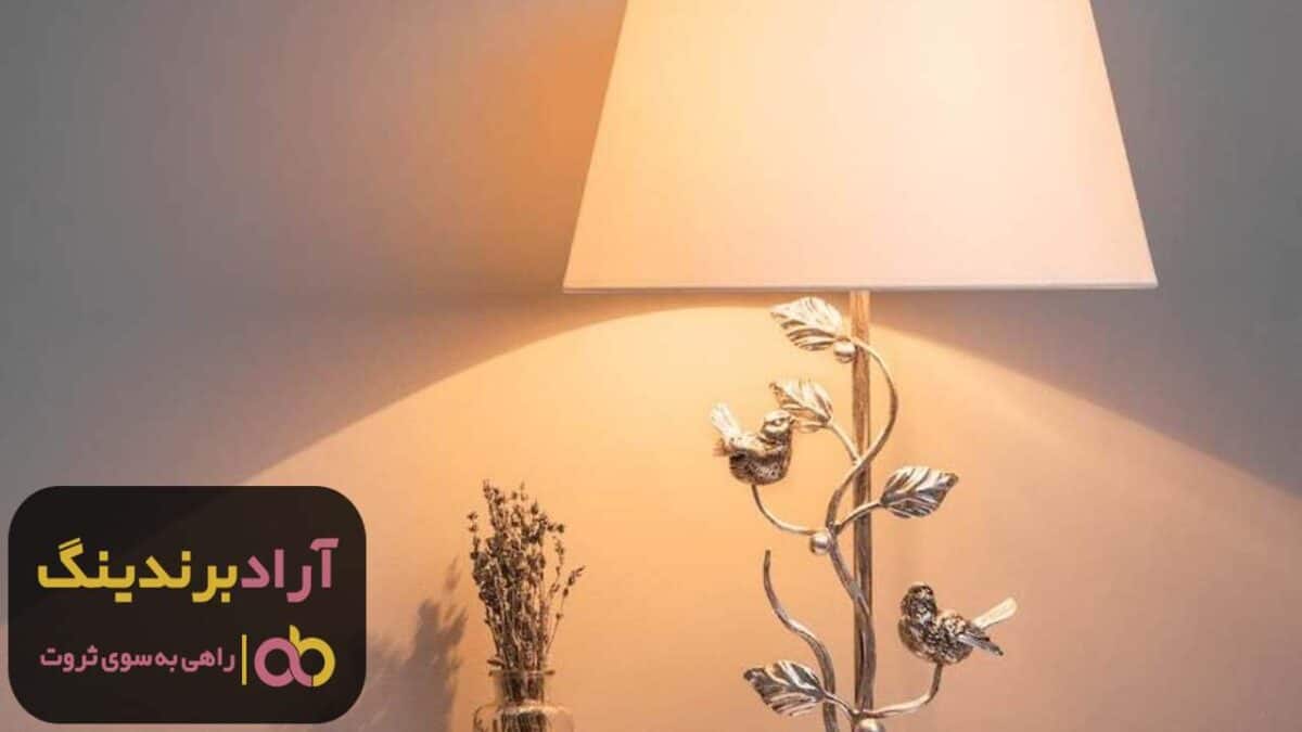 word image 204671 2 scaled - قیمت آباژور رومیزی برنجی شیک اصفیان - آباژور رومیزی