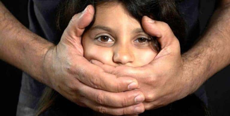 پدوفیلیا چیست؟ درمان و راهکار