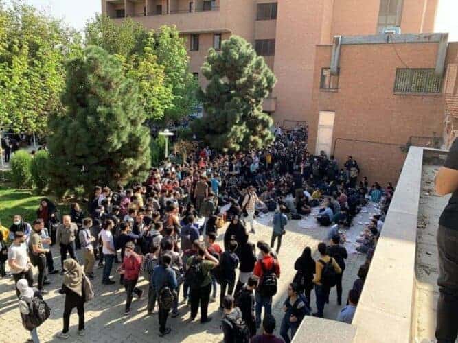 تجمع دانشجویان شریف - برای تخلفاتی همچون ایجاد بلوا و آشوب تنبیهات سنگینی تا سقف «اخراج دانشجو و محرومیت از تحصیل در تمام دانشگاه ها تا ۵ سال» درنظر گرفته شده است - اخراج