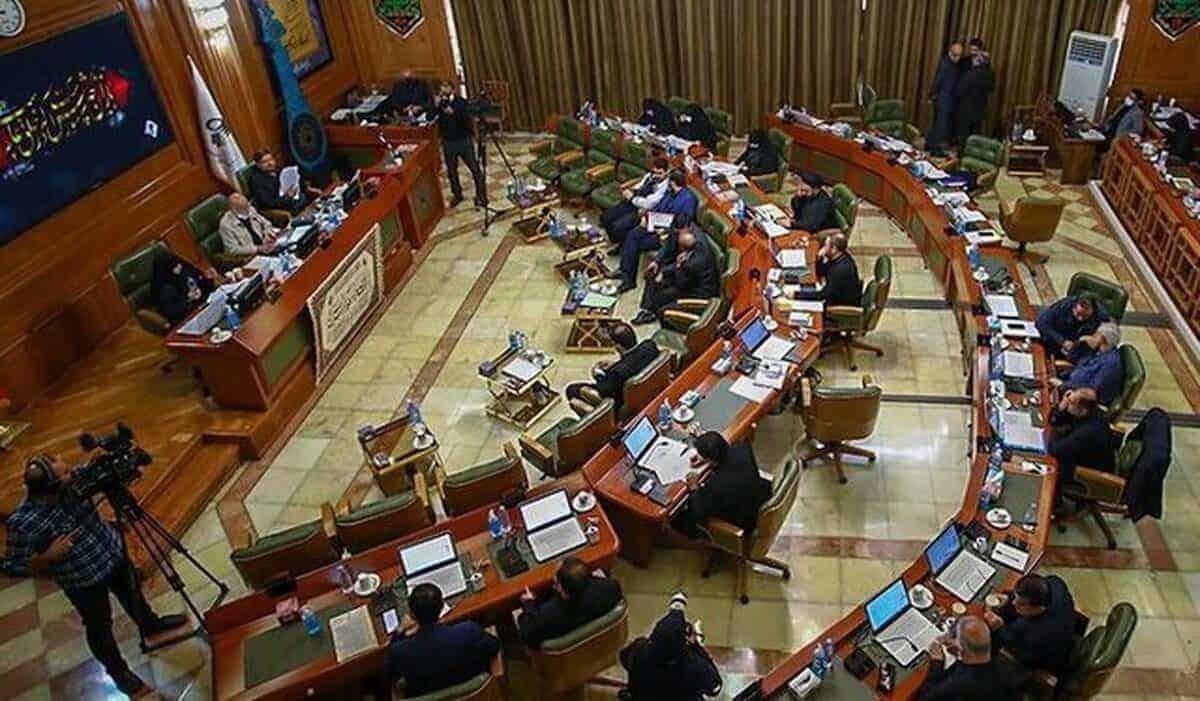 فیش حقوقی جنجالی؛ دستور وزیر کشور و استعفای دختر دهه هشتادی عضو شورا